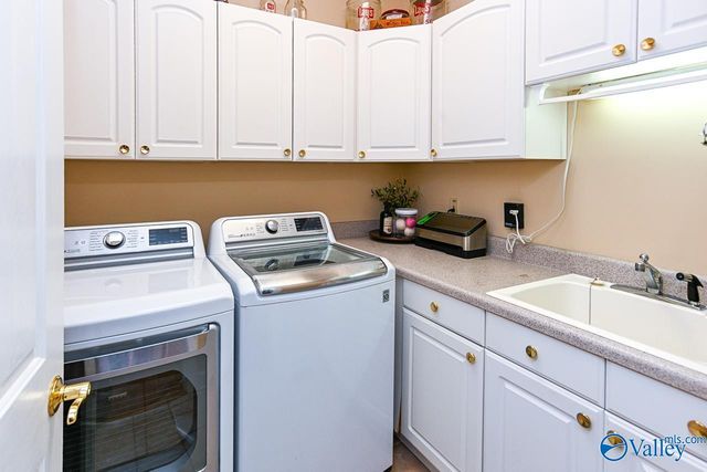 1102 Vines Drive NE, Hartselle, AL 35640