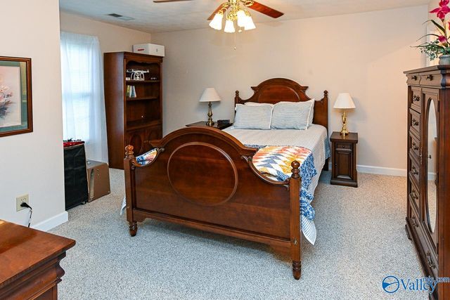 1102 Vines Drive NE, Hartselle, AL 35640