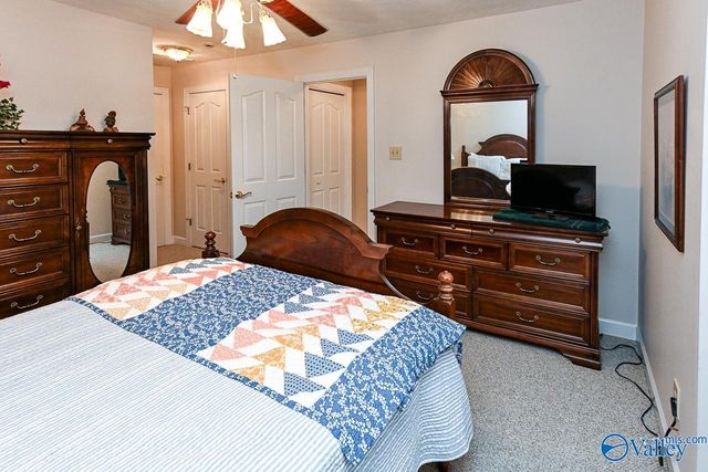 1102 Vines Drive NE, Hartselle, AL 35640