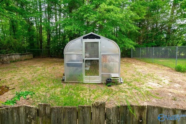 1102 Vines Drive NE, Hartselle, AL 35640