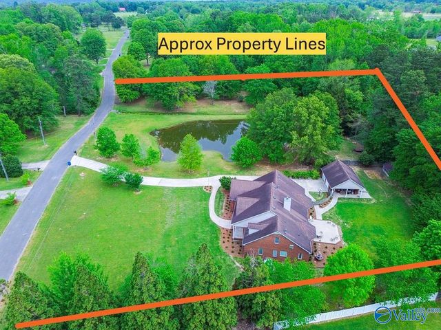 1102 Vines Drive NE, Hartselle, AL 35640