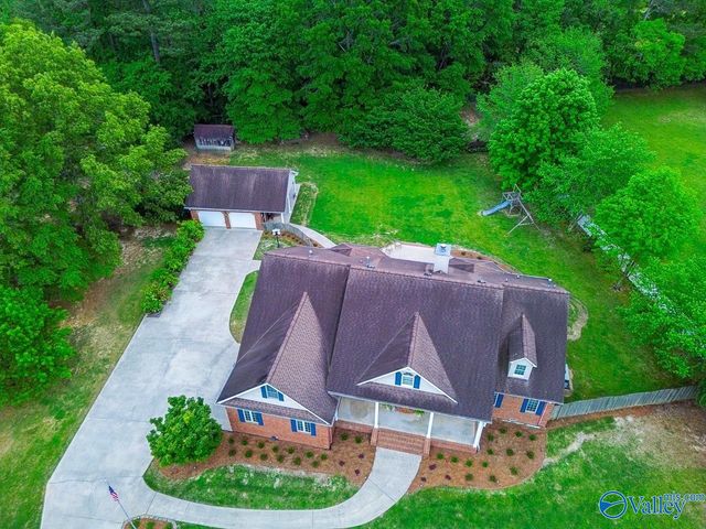 1102 Vines Drive NE, Hartselle, AL 35640