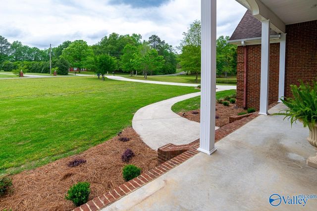 1102 Vines Drive NE, Hartselle, AL 35640