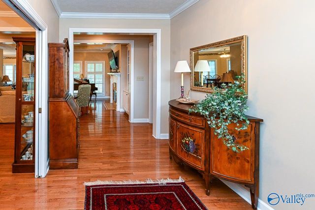 1102 Vines Drive NE, Hartselle, AL 35640