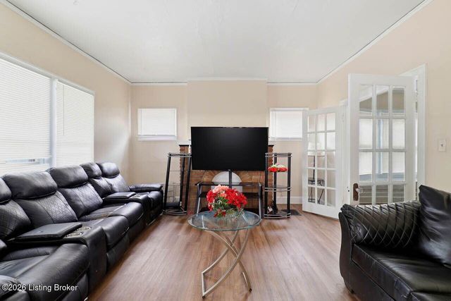 116 N 44th St, Louisville, KY 40212