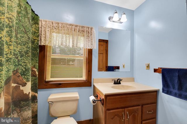 3390 MOUNTAIN RD, Hamburg, PA 19526