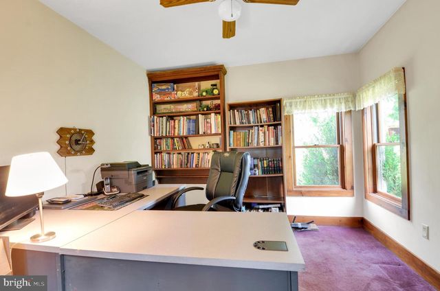 3390 MOUNTAIN RD, Hamburg, PA 19526