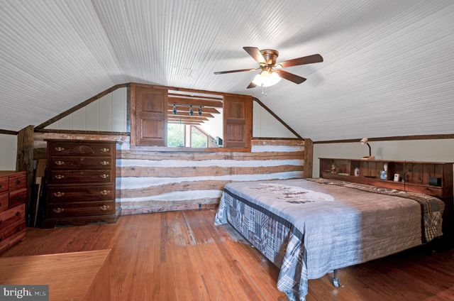 3390 MOUNTAIN RD, Hamburg, PA 19526