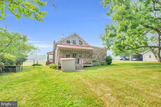 3390 MOUNTAIN RD, Hamburg, PA 19526