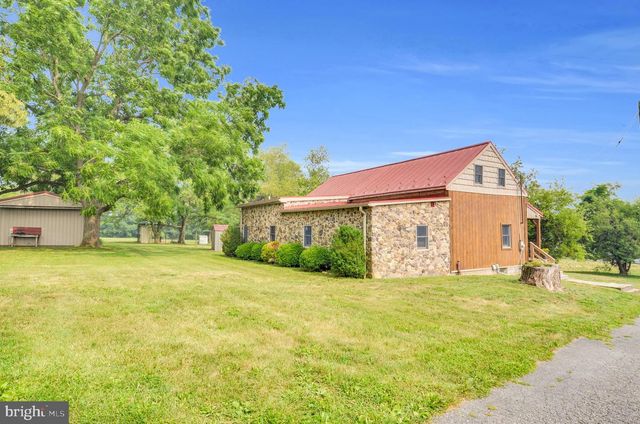 3390 MOUNTAIN RD, Hamburg, PA 19526