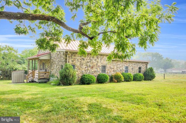 3390 MOUNTAIN RD, Hamburg, PA 19526