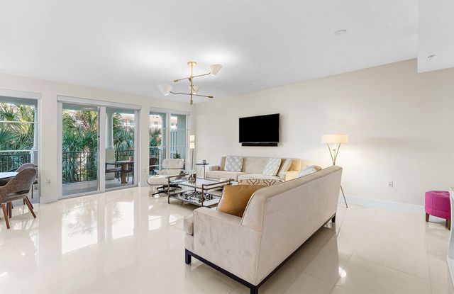 155 S Ocean Avenue 303, Palm Beach Shores, FL 33404