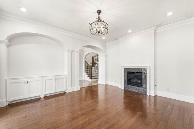 5637 Overbrook Lane, Houston, TX 77056