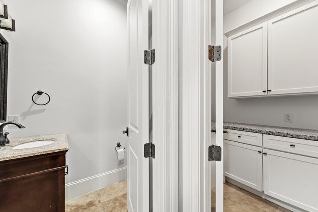 5637 Overbrook Lane, Houston, TX 77056