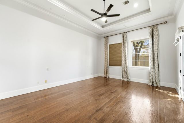 5637 Overbrook Lane, Houston, TX 77056