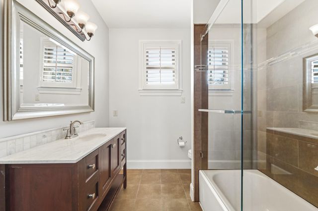 5637 Overbrook Lane, Houston, TX 77056