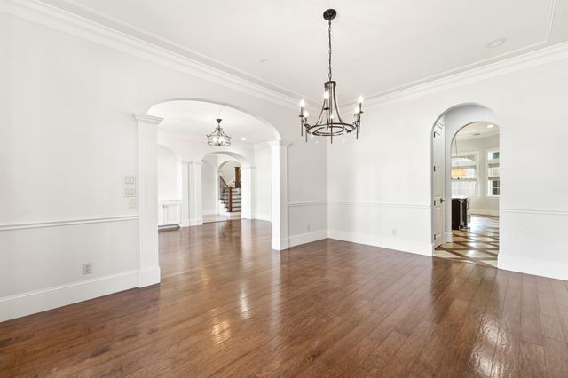 5637 Overbrook Lane, Houston, TX 77056