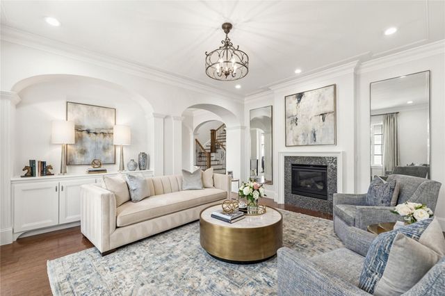 5637 Overbrook Lane, Houston, TX 77056