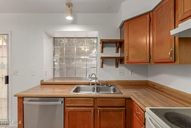 7977 W WACKER Road 244, Peoria, AZ 85381