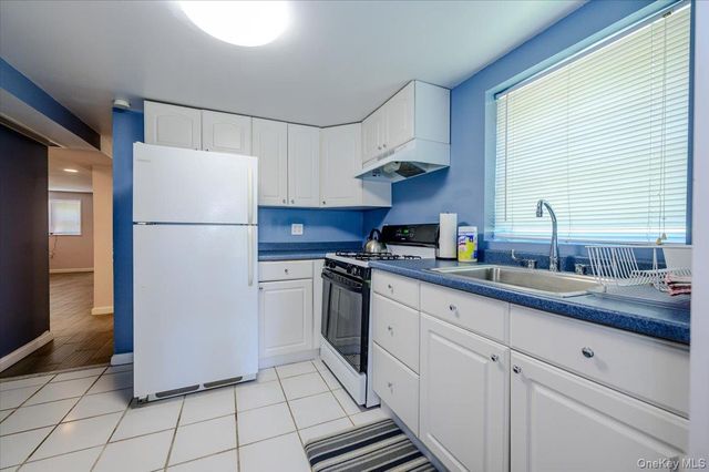 2827 Philip Avenue, Bronx, NY 10465