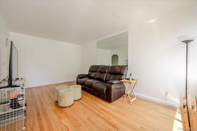 2827 Philip Avenue, Bronx, NY 10465