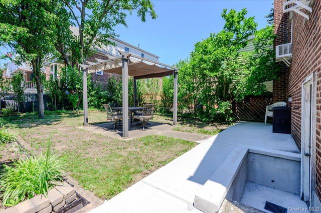 2827 Philip Avenue, Bronx, NY 10465