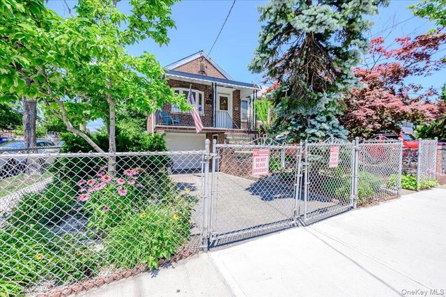2827 Philip Avenue, Bronx, NY 10465