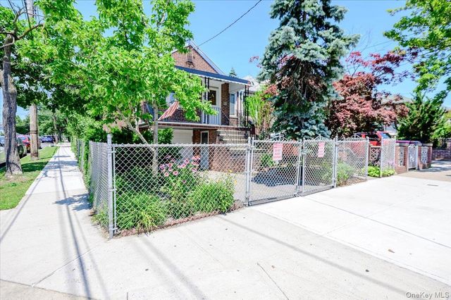 2827 Philip Avenue, Bronx, NY 10465
