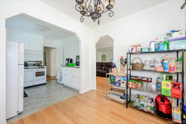 2827 Philip Avenue, Bronx, NY 10465
