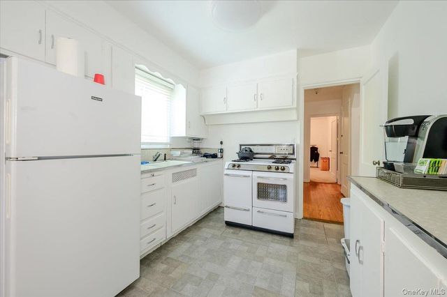 2827 Philip Avenue, Bronx, NY 10465