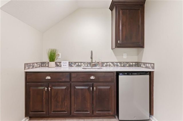 22908 E 41ST Terrace S, Blue Springs, MO 64015