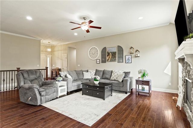 22908 E 41ST Terrace S, Blue Springs, MO 64015