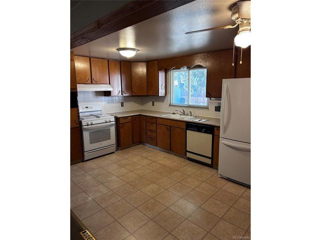 1837 Jewel Dr, Longmont, CO 80501