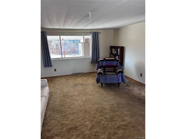 1837 Jewel Dr, Longmont, CO 80501