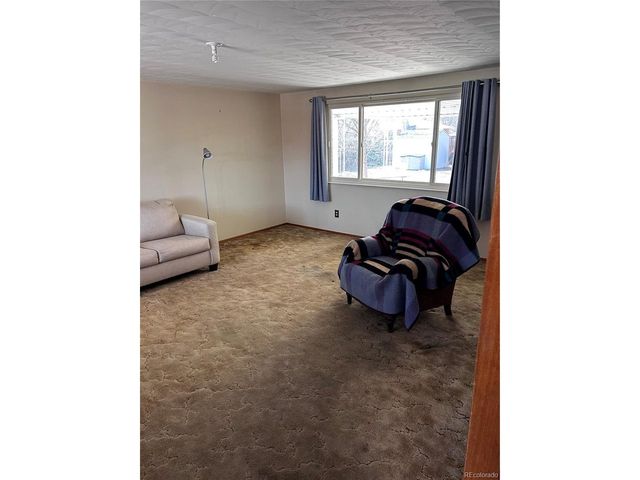 1837 Jewel Dr, Longmont, CO 80501