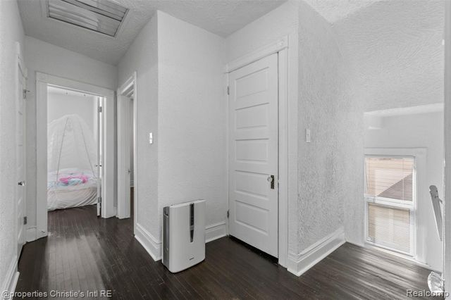 569 Melbourne Street, Detroit, MI 48202