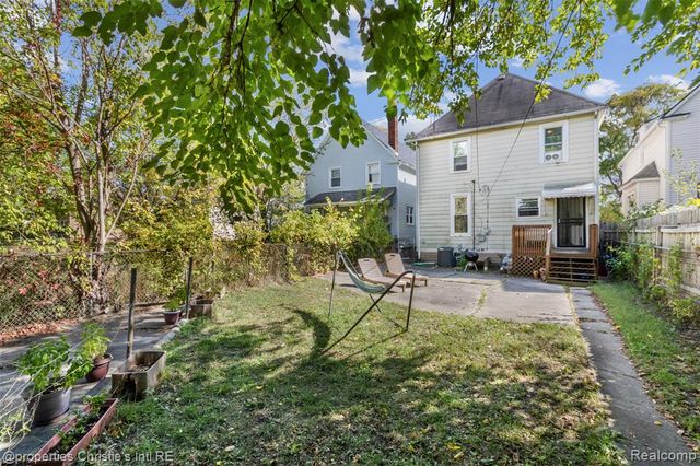 569 Melbourne Street, Detroit, MI 48202