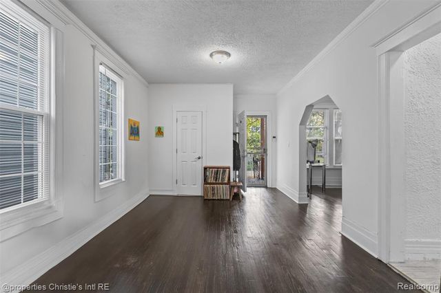 569 Melbourne Street, Detroit, MI 48202