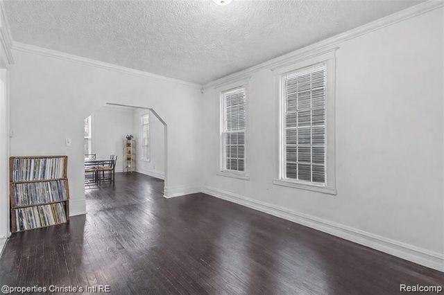 569 Melbourne Street, Detroit, MI 48202