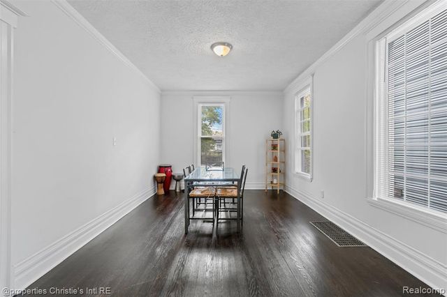 569 Melbourne Street, Detroit, MI 48202