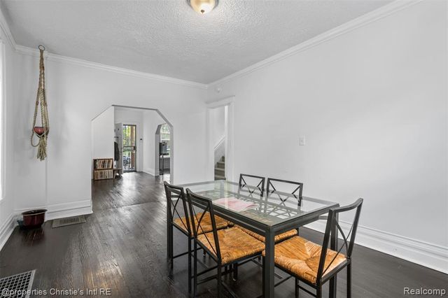 569 Melbourne Street, Detroit, MI 48202