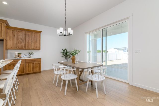 5200 W River Oaks Dr, Meridian, ID 83646