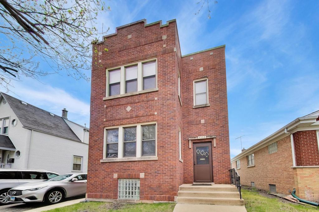 Image 1 of property listing at 5333 W Foster Avenue, Chicago, IL 60630