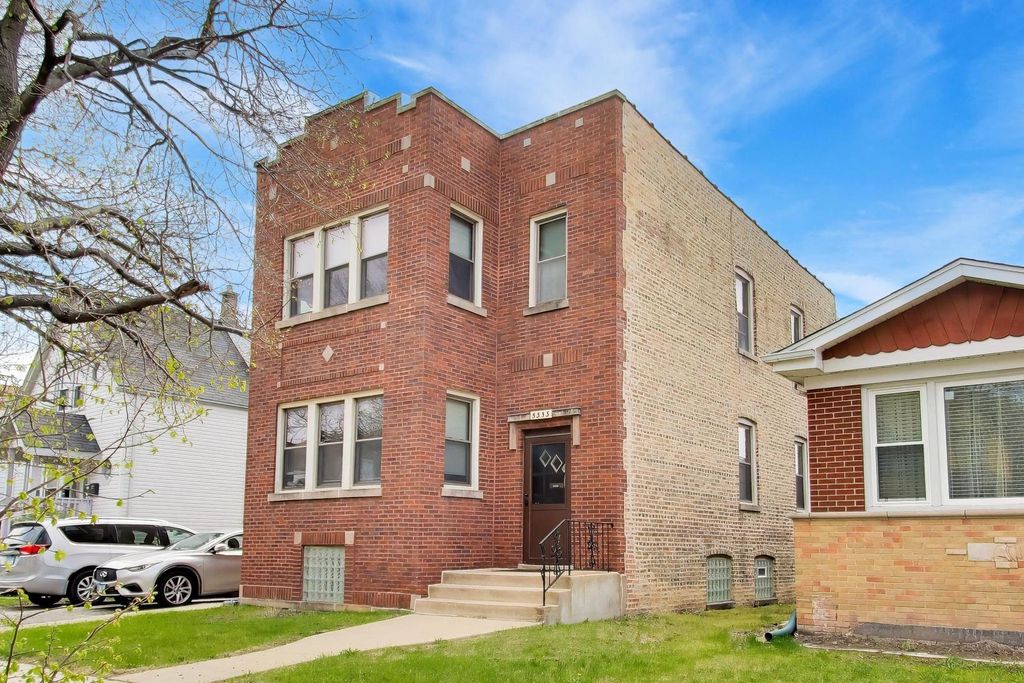 Image 3 of property listing at 5333 W Foster Avenue, Chicago, IL 60630
