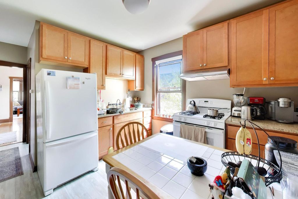 Image 28 of property listing at 5333 W Foster Avenue, Chicago, IL 60630