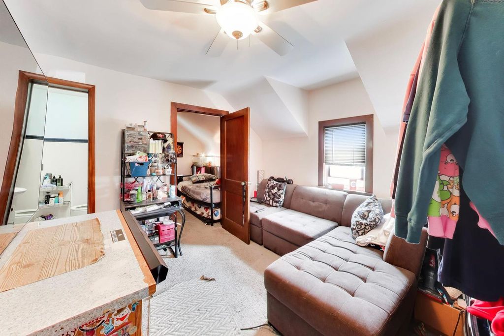 Image 60 of property listing at 5333 W Foster Avenue, Chicago, IL 60630