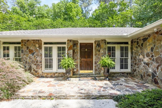 6724 Green Island Drive, Columbus, GA 31904