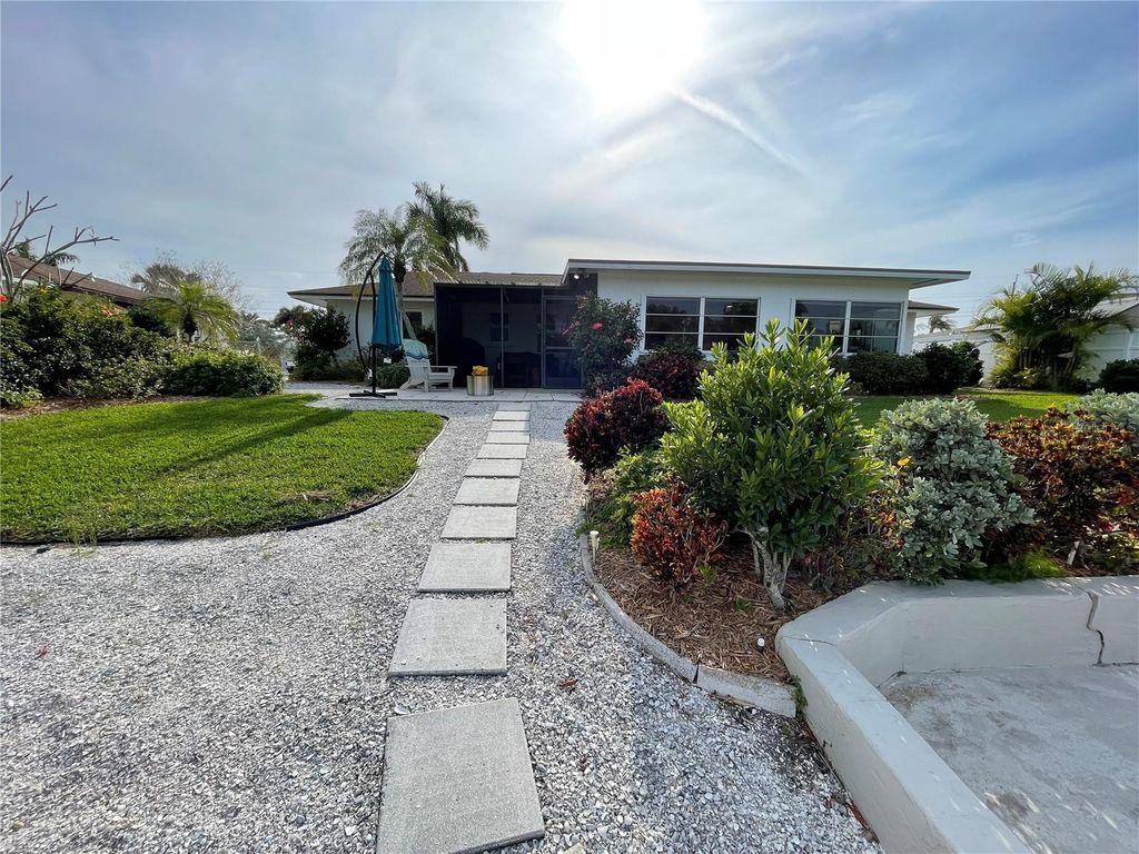 Image 30 of property listing at 5219 BIMINI DRIVE, Bradenton, FL 34210
