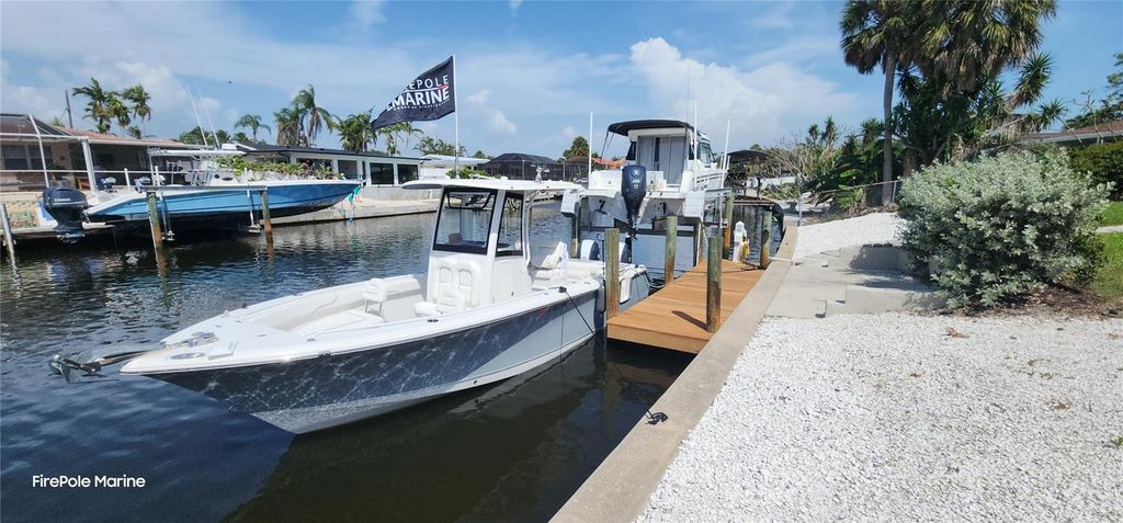 Image 4 of property listing at 5219 BIMINI DRIVE, Bradenton, FL 34210