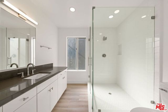 6821 E Ocean Boulevard, Long Beach, CA 90803